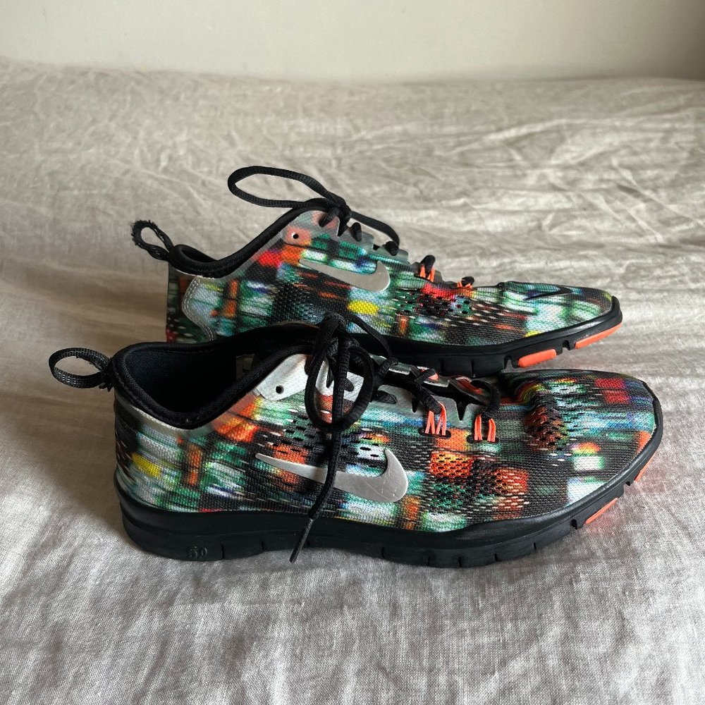 Women's Nike Free Run Tennis Shoes / Sneakers